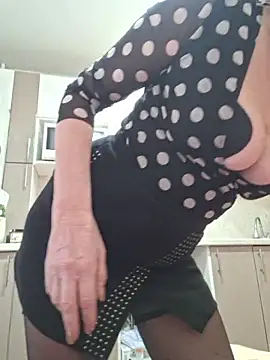 Snapshot of LaliaMia chatting on February 12, 3:56 am LaliaMia online show from February 12, 3:56 am