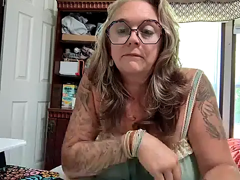 Blondejenn online show from April 7, 5:35 pm