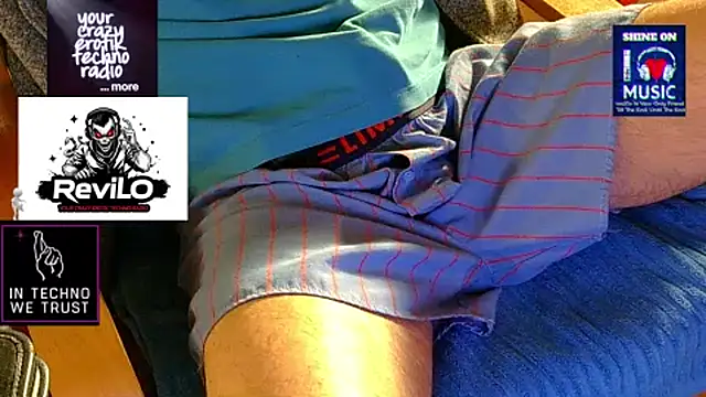 OllyFummler online show from April 6, 6:14 am