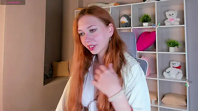 Snapshot of Sienna_Nyx chatting on April 15, 9:38 am Sienna Nyx online show from April 15, 9:38 am