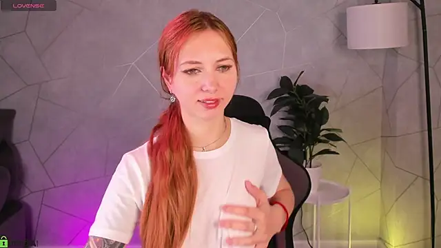 Snapshot of Sienna_Nyx chatting on April 26, 9:29 am Sienna Nyx online show from April 26, 9:29 am