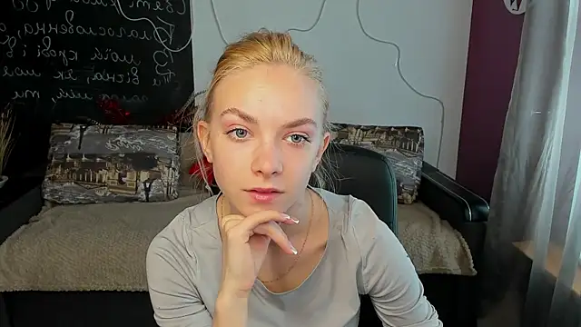 SonnySofia online show from April 23, 5:41 am