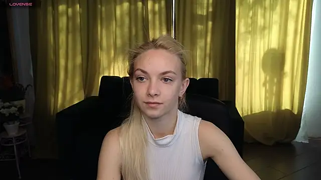 SonnySofia online show from May 6, 5:35 am