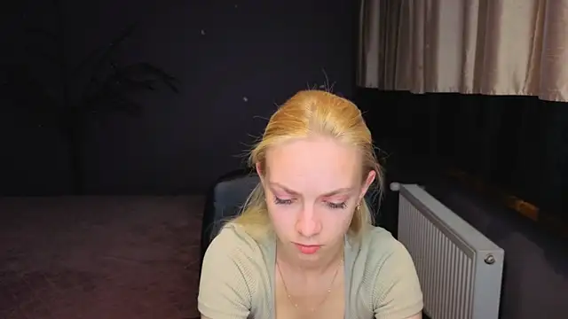 SonnySofia online show from May 7, 5:40 pm