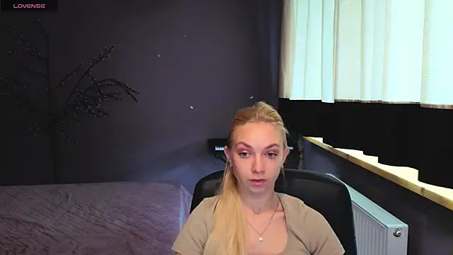 SonnySofia online show from May 12, 5:48 am