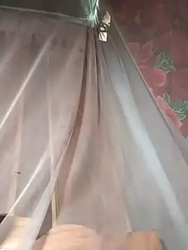 Snapshot of saya_006 chatting on April 15, 4:52 am saya 006 online show from April 15, 4:52 am