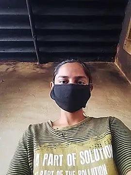 Snapshot of x_priya chatting on April 8, 7:19 am x priya online show from April 8, 7:19 am