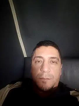 Snapshot of LEFTER26 chatting on April 6, 6:31 pm LEFTER26 online show from April 6, 6:31 pm