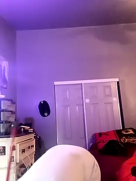 Snapshot of Uneedthis12inch chatting on April 14, 1:11 am Uneedthis12inch online show from April 14, 1:11 am