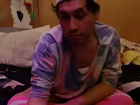 Snapshot of spiZZyToaT chatting on April 7, 3:40 am spiZZyToaT online show from April 7, 3:40 am