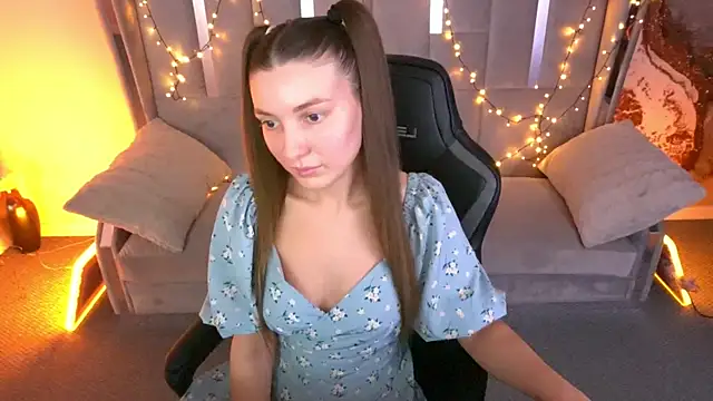 Snapshot of AshleyBaie chatting on April 15, 12:34 pm AshleyBaie online show from April 15, 12:34 pm