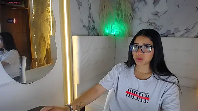 Taliasweet online show from April 18, 1:26 pm