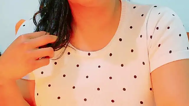 MojaditPussy online show from May 3, 8:59 pm