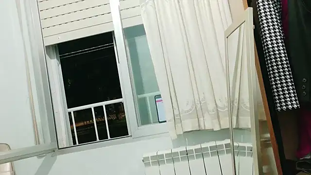 Snapshot of MojaditPussy chatting on July 10, 9:06 pm MojaditPussy online show from July 10, 9:06 pm
