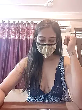 Snapshot of Aliyaa_bhat chatting on May 4, 3:13 am Aliyaa bhat online show from May 4, 3:13 am