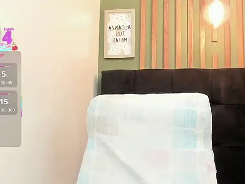 Snapshot of Laura_vega23 chatting on April 18, 5:33 am Laura vega23 online show from April 18, 5:33 am