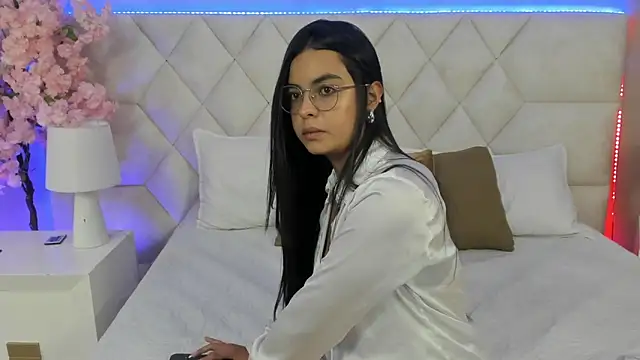 Snapshot of Gia__evanss chatting on April 11, 12:20 pm Gia evanss online show from April 11, 12:20 pm