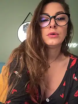 Snapshot of Miarose_gabani chatting on May 16, 9:06 am Miarose gabani online show from May 16, 9:06 am
