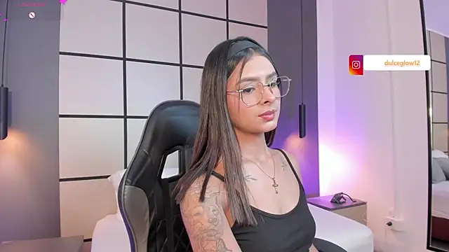 Snapshot of dulce_glow_ chatting on May 20, 8:59 pm dulce glow online show from May 20, 8:59 pm