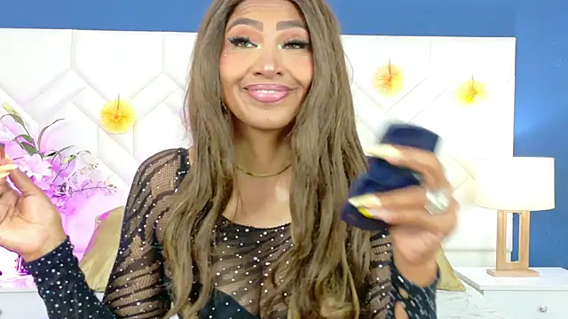 Snapshot of Kiara_Parker_ chatting on June 25, 8:24 pm Kiara Parker online show from June 25, 8:24 pm