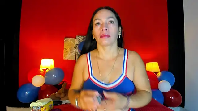 Snapshot of LucianaMadura1 chatting on July 3, 10:54 am LucianaMadura1 online show from July 3, 10:54 am
