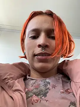 Snapshot of Mia_0-4 chatting on June 18, 6:12 pm Mia 0-4 online show from June 18, 6:12 pm