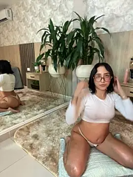 Snapshot of LiriaSweetie chatting on April 11, 1:26 pm LiriaSweetie online show from April 11, 1:26 pm