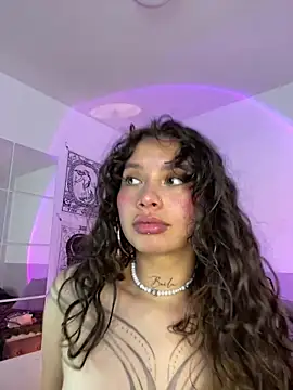 Snapshot of Dreanaa chatting on April 15, 7:58 pm Dreanaa online show from April 15, 7:58 pm