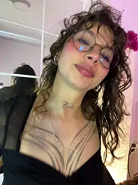 Snapshot of Dreanaa chatting on April 23, 7:49 pm Dreanaa online show from April 23, 7:49 pm