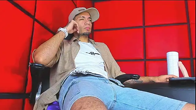 Daniel huge22 online show from May 11, 3:23 am