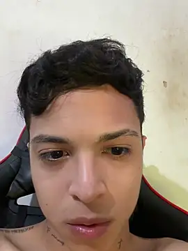 Snapshot of ZAndrew_Gold chatting on June 11, 2:53 am ZAndrew Gold online show from June 11, 2:53 am