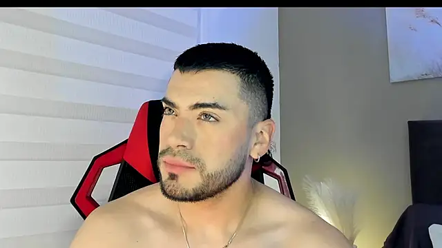 Snapshot of Alexander_Diazz chatting on April 25, 2:14 pm Alexander Diazz online show from April 25, 2:14 pm