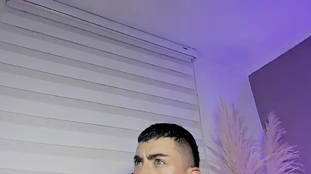 Snapshot of Alexander_Diazz chatting on May 15, 12:12 pm Alexander Diazz online show from May 15, 12:12 pm