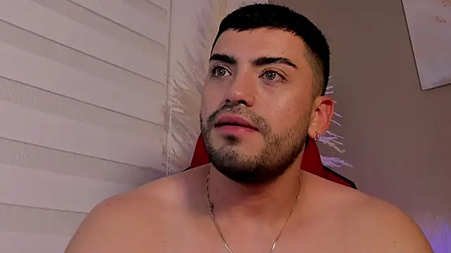 Snapshot of Alexander_Diazz chatting on May 16, 1:13 am Alexander Diazz online show from May 16, 1:13 am