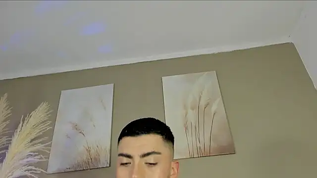 Snapshot of Alexander_Diazz chatting on May 26, 12:45 pm Alexander Diazz online show from May 26, 12:45 pm
