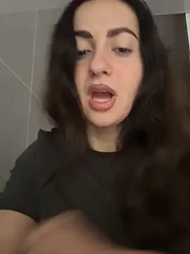 Snapshot of KarolDolly05 chatting on May 28, 1:41 pm KarolDolly05 online show from May 28, 1:41 pm