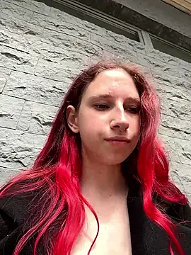 michelle lovique online show from June 4, 8:09 am