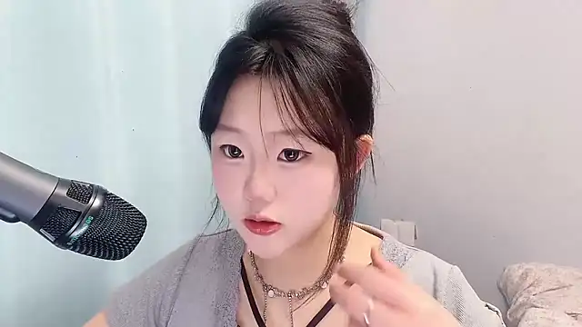 Snapshot of Lilababy00 chatting on April 18, 2:15 am Lilababy00 online show from April 18, 2:15 am