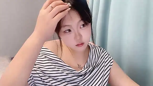 Snapshot of Lilababy00 chatting on April 25, 2:58 am Lilababy00 online show from April 25, 2:58 am