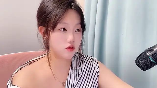 Snapshot of Lilababy00 chatting on April 25, 1:41 pm Lilababy00 online show from April 25, 1:41 pm
