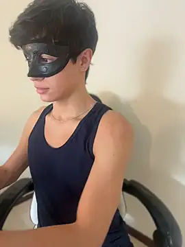 ojitosdegato online show from April 20, 4:21 pm