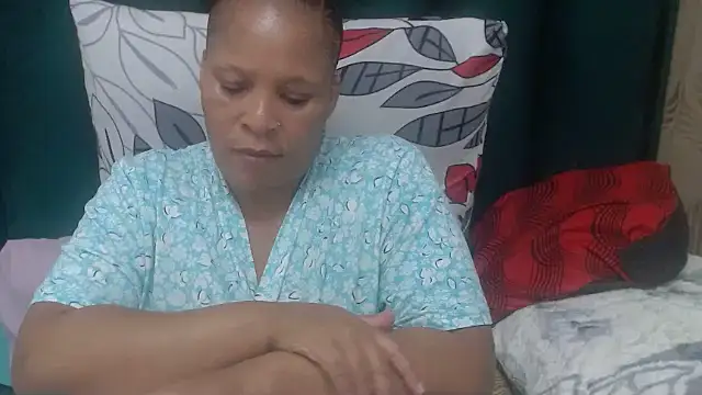 Snapshot of CaramelMelons78 chatting on May 12, 4:37 pm CaramelMelons78 online show from May 12, 4:37 pm
