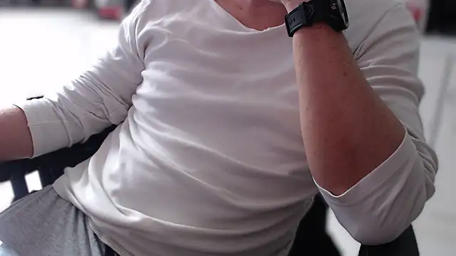 Snapshot of RoyXxx7 chatting on April 12, 9:03 am RoyXxx7 online show from April 12, 9:03 am