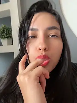 Snapshot of VioletRousee chatting on June 8, 6:52 pm VioletRousee online show from June 8, 6:52 pm