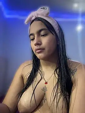 Snapshot of alanna22 chatting on May 3, 12:55 pm alanna22 online show from May 3, 12:55 pm