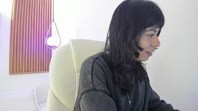 ghostmila online show from April 30, 12:22 pm