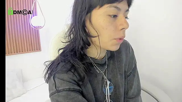 ghostmila online show from May 7, 1:49 pm