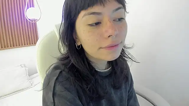 ghostmila online show from May 21, 1:40 pm