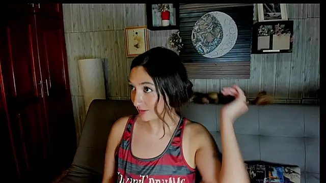 Snapshot of Alucarda666 chatting on July 7, 9:19 pm Alucarda666 online show from July 7, 9:19 pm