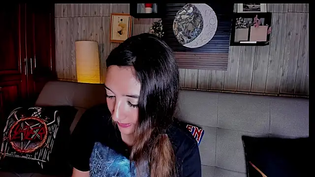 Snapshot of Alucarda666 chatting on July 16, 8:59 pm Alucarda666 online show from July 16, 8:59 pm